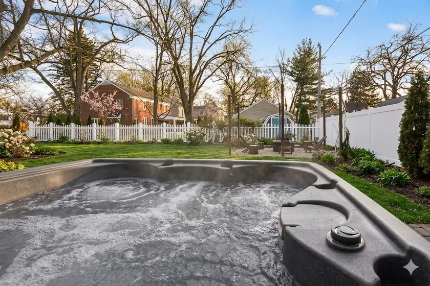 5BR Toledo Retreat | Hot Tub, Sauna | Sleeps 14 - Image 1