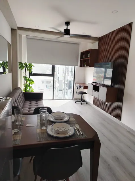 New Central Apartment with Gym- Modern & Elegant - Image 1