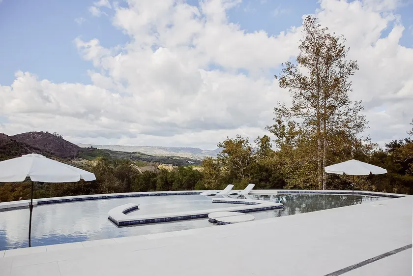 Sanctuary in the sky above Fallbrook wine country - Image 1
