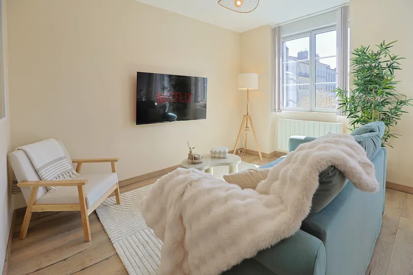 Petite Perle St Roch · Church View · Netflix · Wi-Fi - Image 1