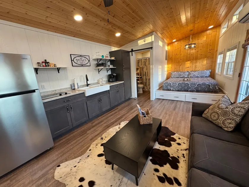 ”Freedom” Cabin 1 at Eagle Hollow! - Image 1