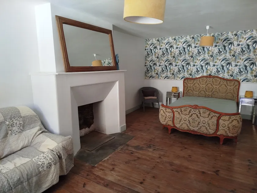 Charming, elegant apartment in beautiful village - Image 1