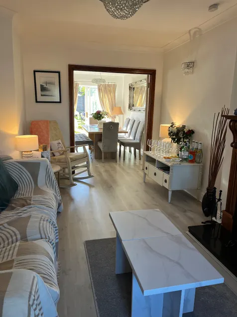 Teach Eriu Albu Luxury 4Bedroom Home with Garden in Trim - Image 1