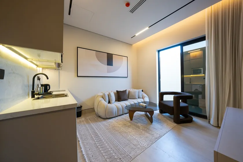 Amara BLVD 1BR Terrace G07 - Image 1