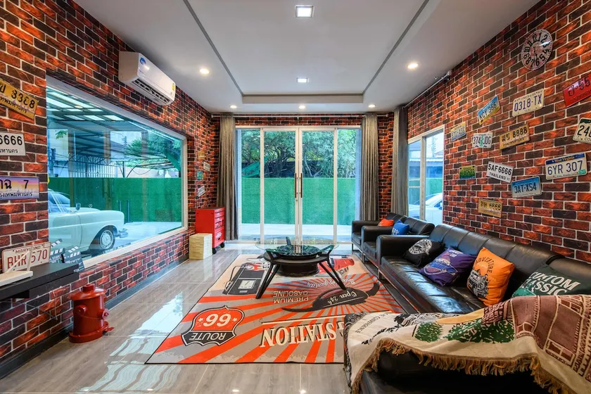 Garage House Bangkok-Car Theme Stay 8Bed 6Room - Image 1