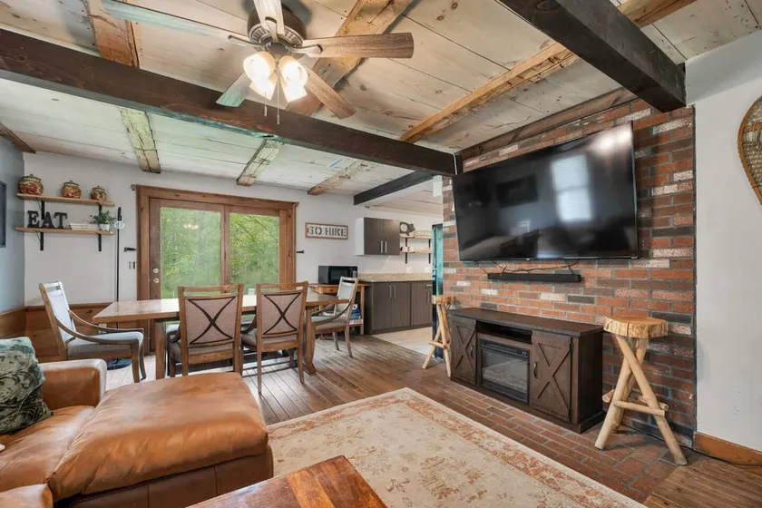 NEW! NH Getaway l HOT TUB l NearWhiteMountain - Image 1