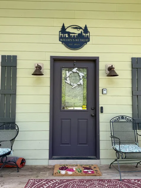 Willie’s Retreat - Image 1