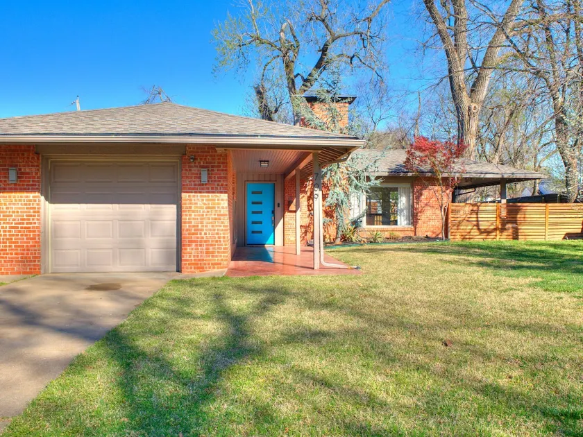 Stylish Mid-Century Modern Tulsa Retreat - Image 1
