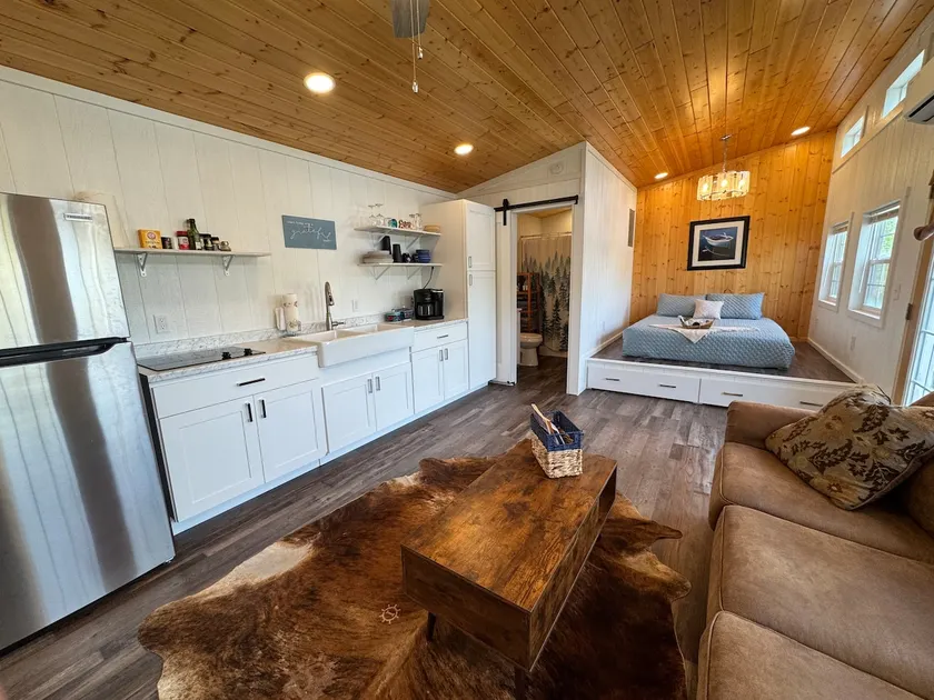 ”Justice” Cabin 3 at Eagle Hollow! - Image 1