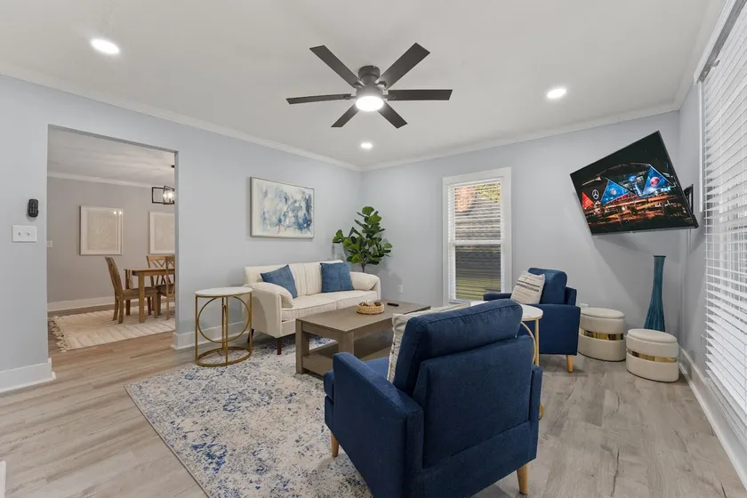 Spacious West End 6BR Duplex House - Image 1