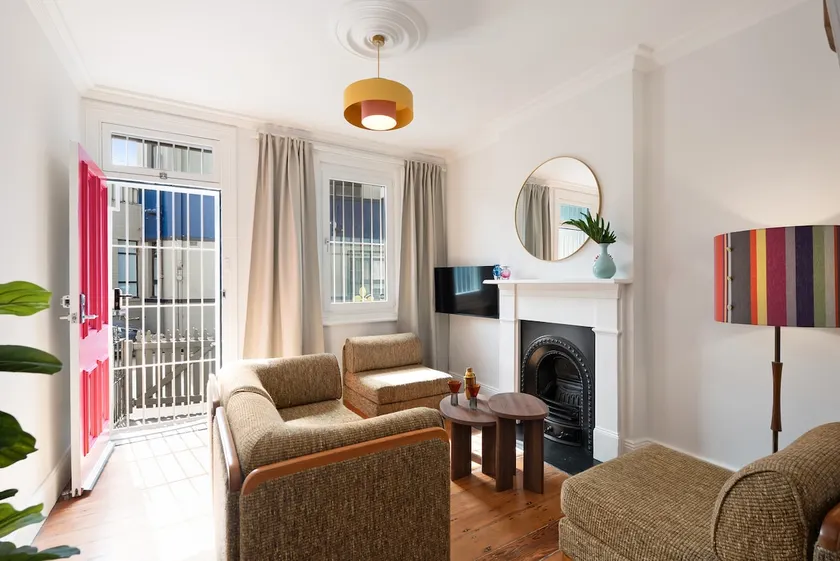 Stylish Inner-City Terrace Charming Darlington - Image 1