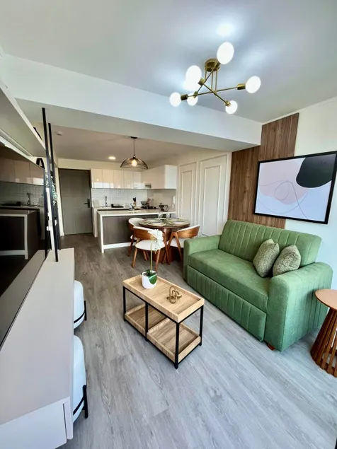 Executive Luxury Suite 1705 - Image 1