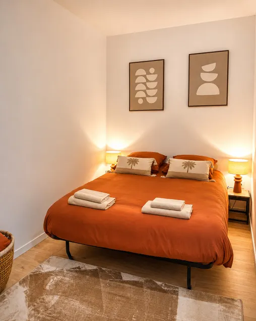 AIR CONDITIONING - Right in the heart of the city - Arènes within walking distance - Image 1