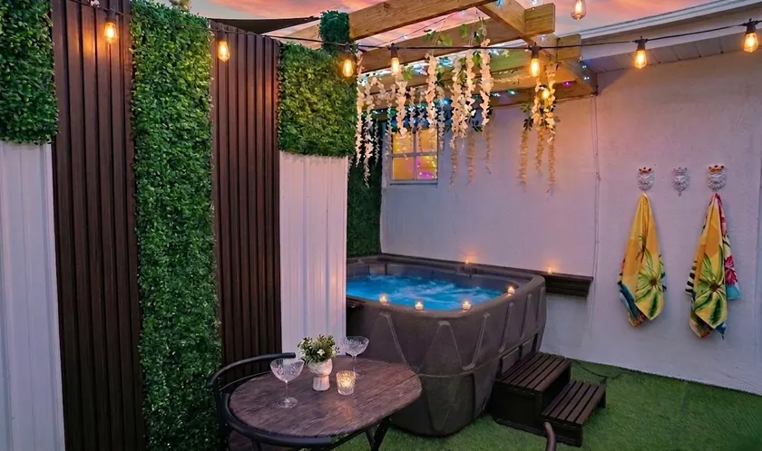 Coconut Grove Studio | Luxury Jacuzzi/Patio - Image 1