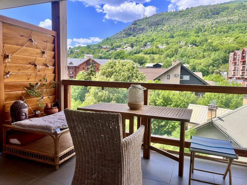 Apartment for 4-5 people with mountain views + terrace - Image 1