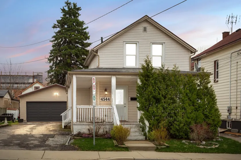 Niagara Home Faraway from Home - Image 1
