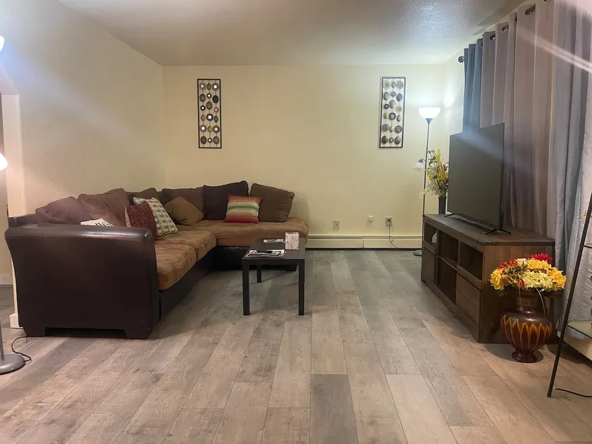 cozy 3 three bedroom apt - Image 1