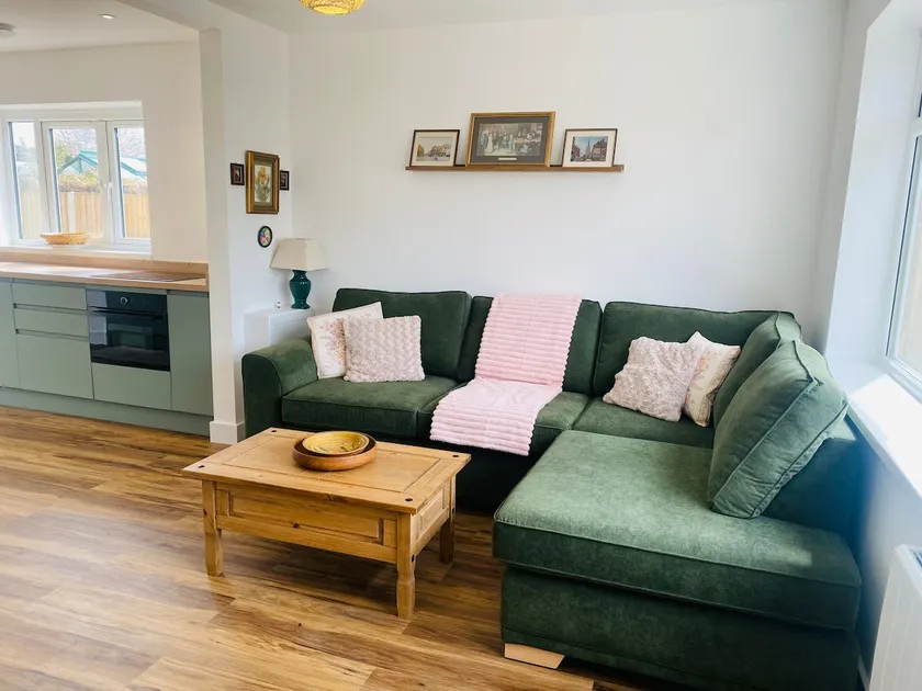 bungalow, quiet, accessible, parking for 2 - Image 1