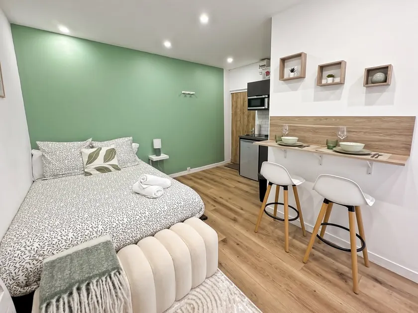Le Chapelier – Apartment by the train station - Image 1