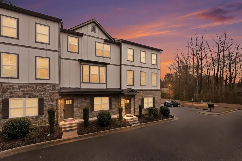 Modern 3-Story Retreat - Flex Check-in & Check-out - Image 1