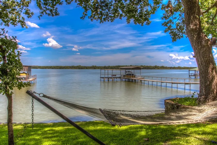 Lakefront w/ Hot Tub, Dock, 3 Kings, Sleeps 14 - Image 1