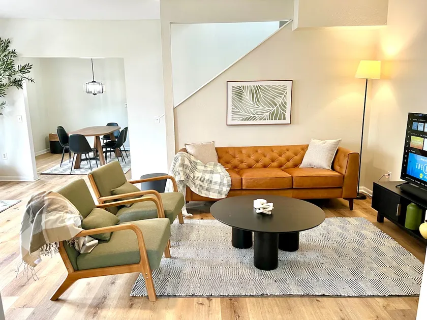 NEW Cozy Rose House —Downtown - Image 1