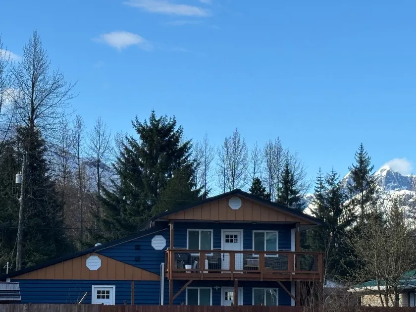 Cozy Glacier Apt - Image 1
