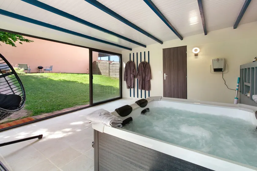 Gîte Ressources - Jacuzzi - Image 1