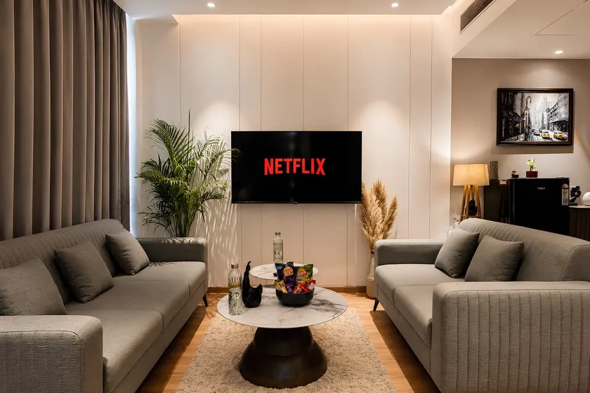 Casa Elara- Luxury Studio with Pool, Netflix & Gym - Image 1