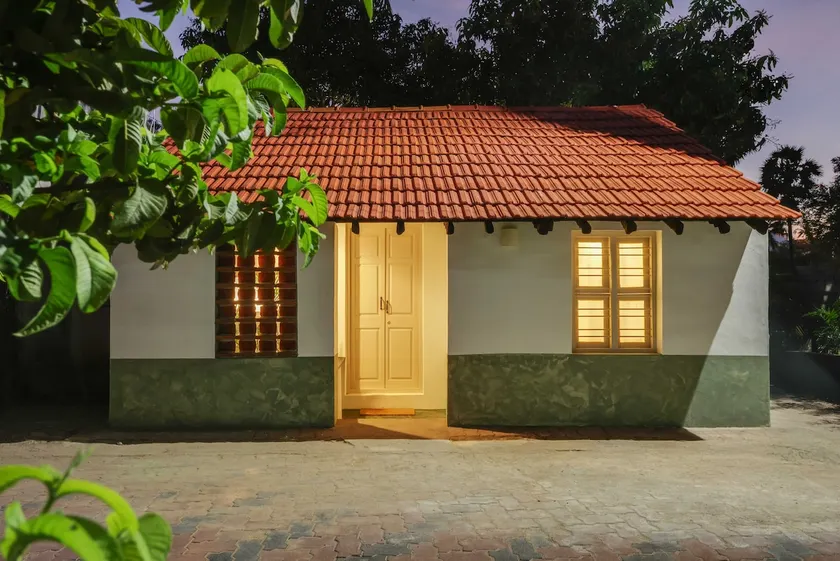 Beach Hideaway 200m from Sea, 1BR w/ AC + kitchen - Image 1