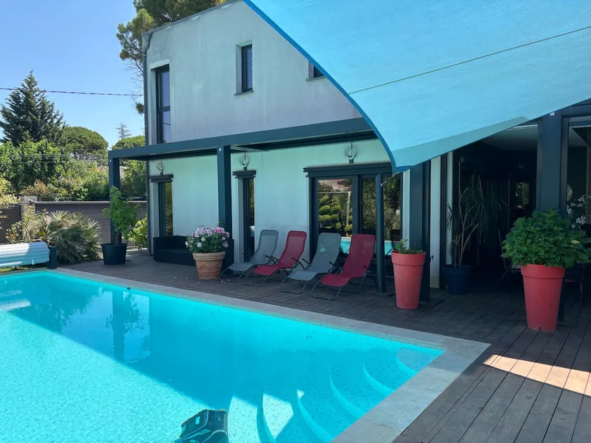A peaceful haven in Provence luxury and comfort - Image 1