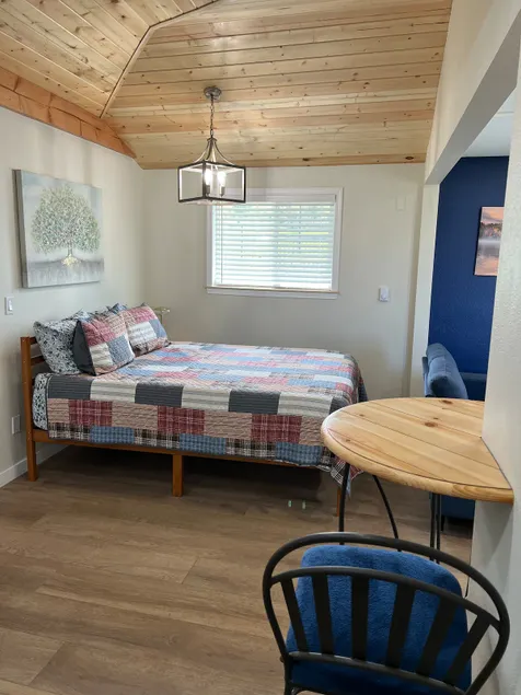 Holly House in Sequim - Image 1