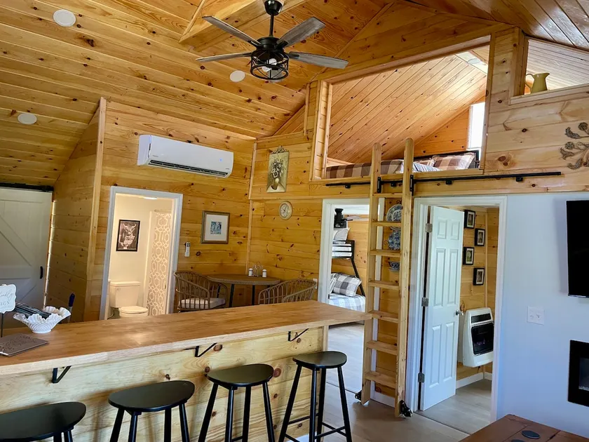 Willow Tree cabin - Image 1
