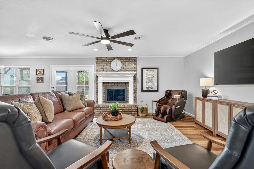 Haven on Harvard | Massage Chair | Sleeps 6 - Image 1