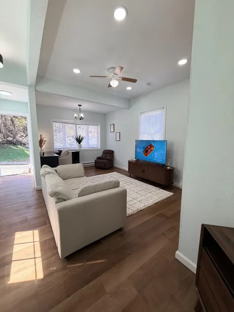 • Comfortable, fully equipped home for your stay - Image 1