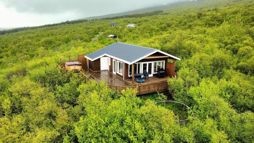 Luxury private house with mountain forest view - Image 1