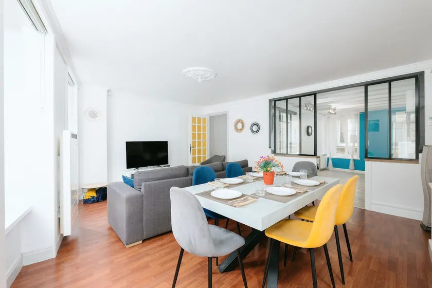 Le Triplex du Vœu Spacious Apartment - Image 1