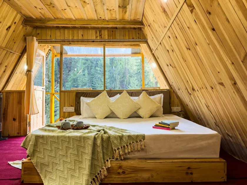 2BR Hilltop Cottage | River & Forest Views - Image 1
