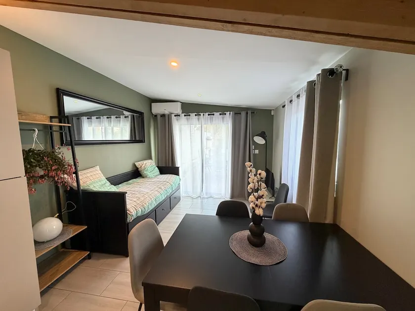 Cozy two-person apartment - Image 1