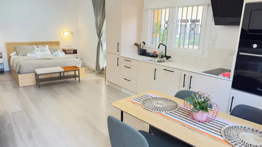 Modern Loft, 10 min Walk to Malaga Old Town - Image 1