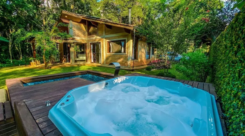 Refuge with Hydro and Fireplace in Serra da Cantareira - Image 1