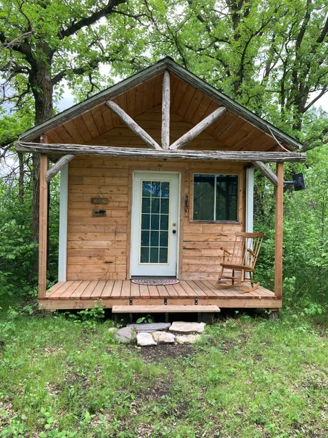 Bear's Den A Peaceful Off-Grid Getaway - Image 1