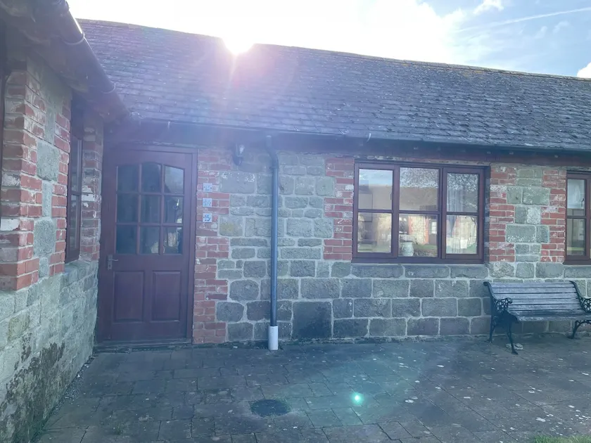 Courtyard 15 - Image 1