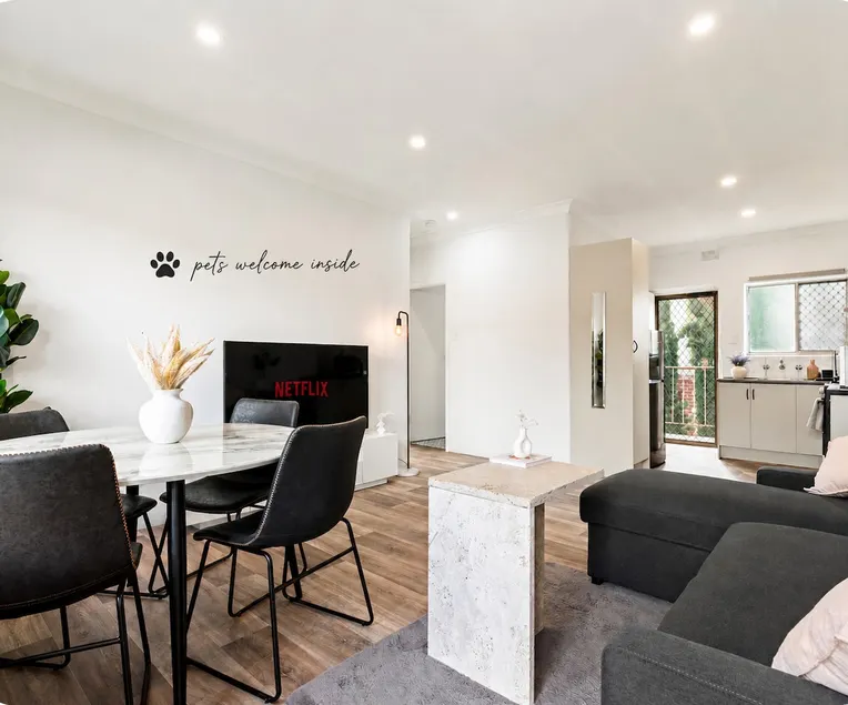 Luxe 2BR, Restaurants, 8 Min to CBD FREE Parking - Image 1
