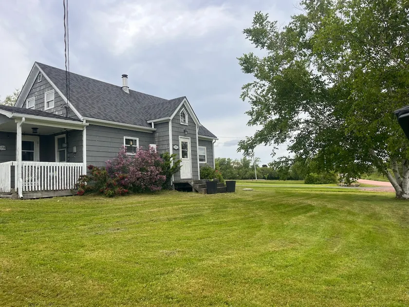 The Rustic Shore House - Image 1