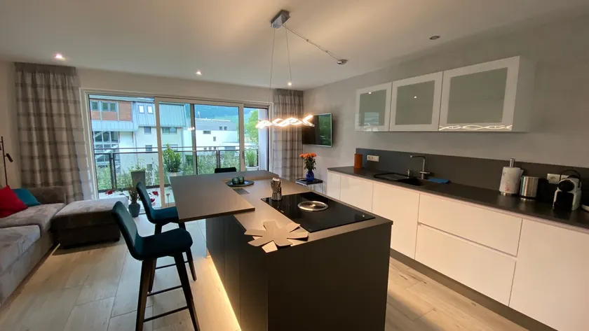 Penthouse Leni - Image 1