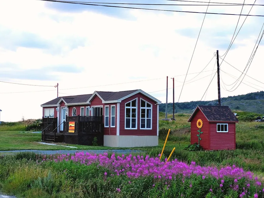 Crimson Sky Cottage - Image 1
