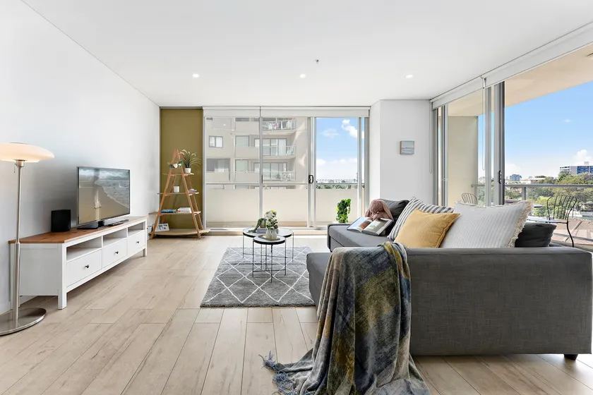 Modern 2 Bedroom Apartment with Parking Central Parramatta - Image 1