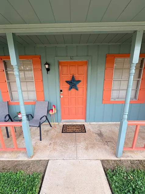 Rustic Retreat | 1BR | Near ULM, Airport & Mall - Image 1
