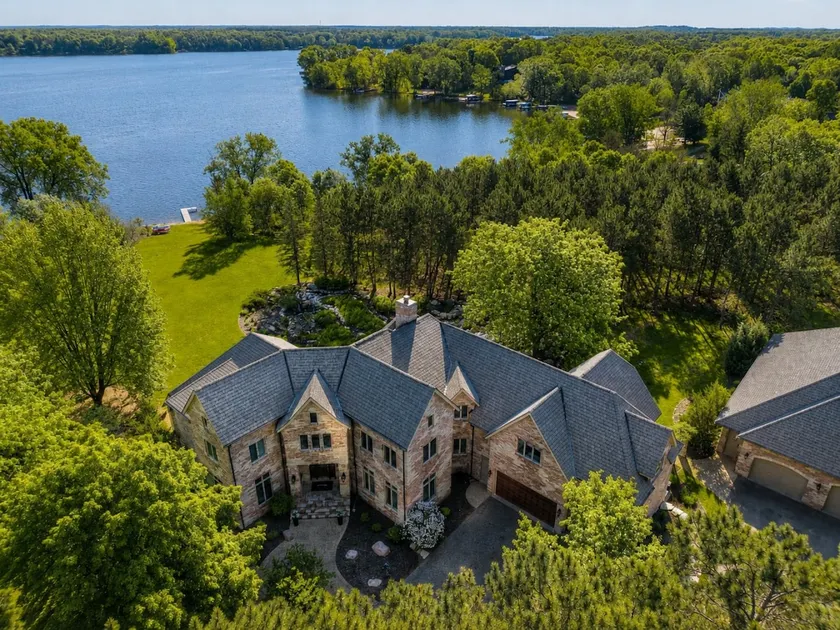 Eagle Point | Lakefront Estate w/ 19th Hole Bar - Image 1
